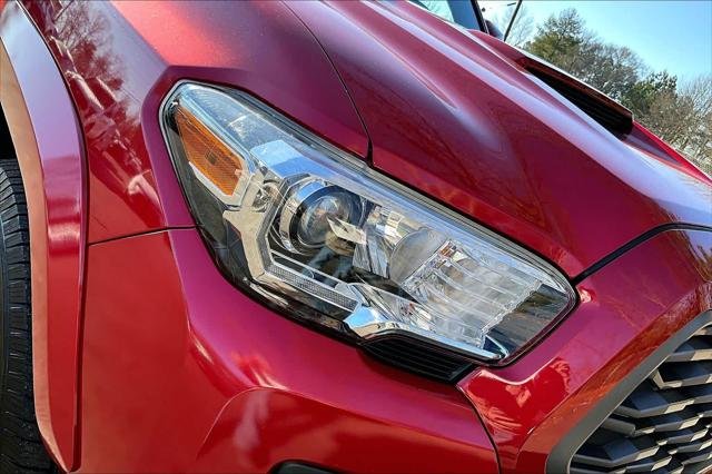 Certified Used 2020 BARCELONA RED MET. Toyota  image 26