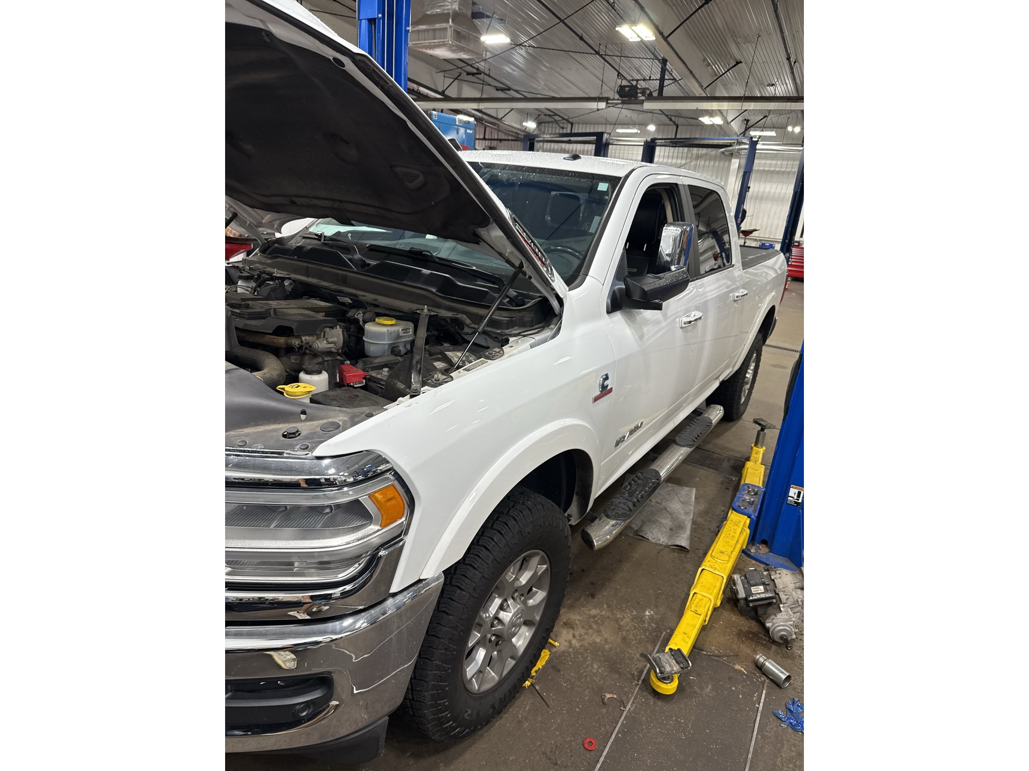 Used 2020 Bright White Clearcoat Ram Laramie image 2