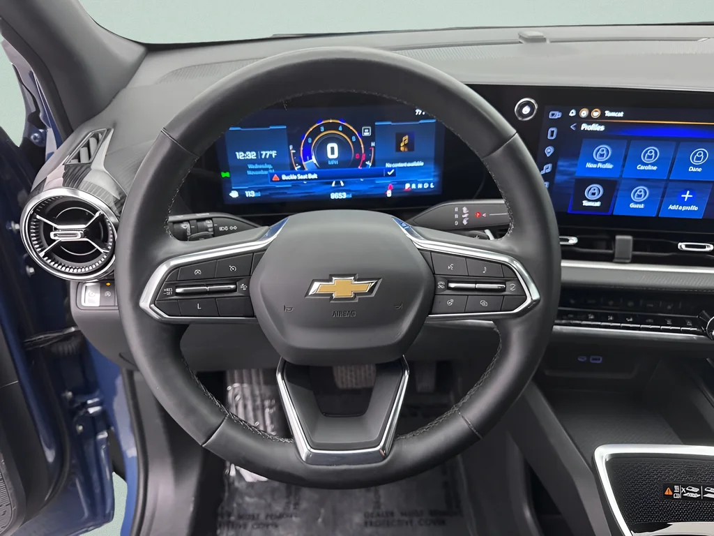 Used 2025 Lakeshore Blue Chevrolet LT image 10