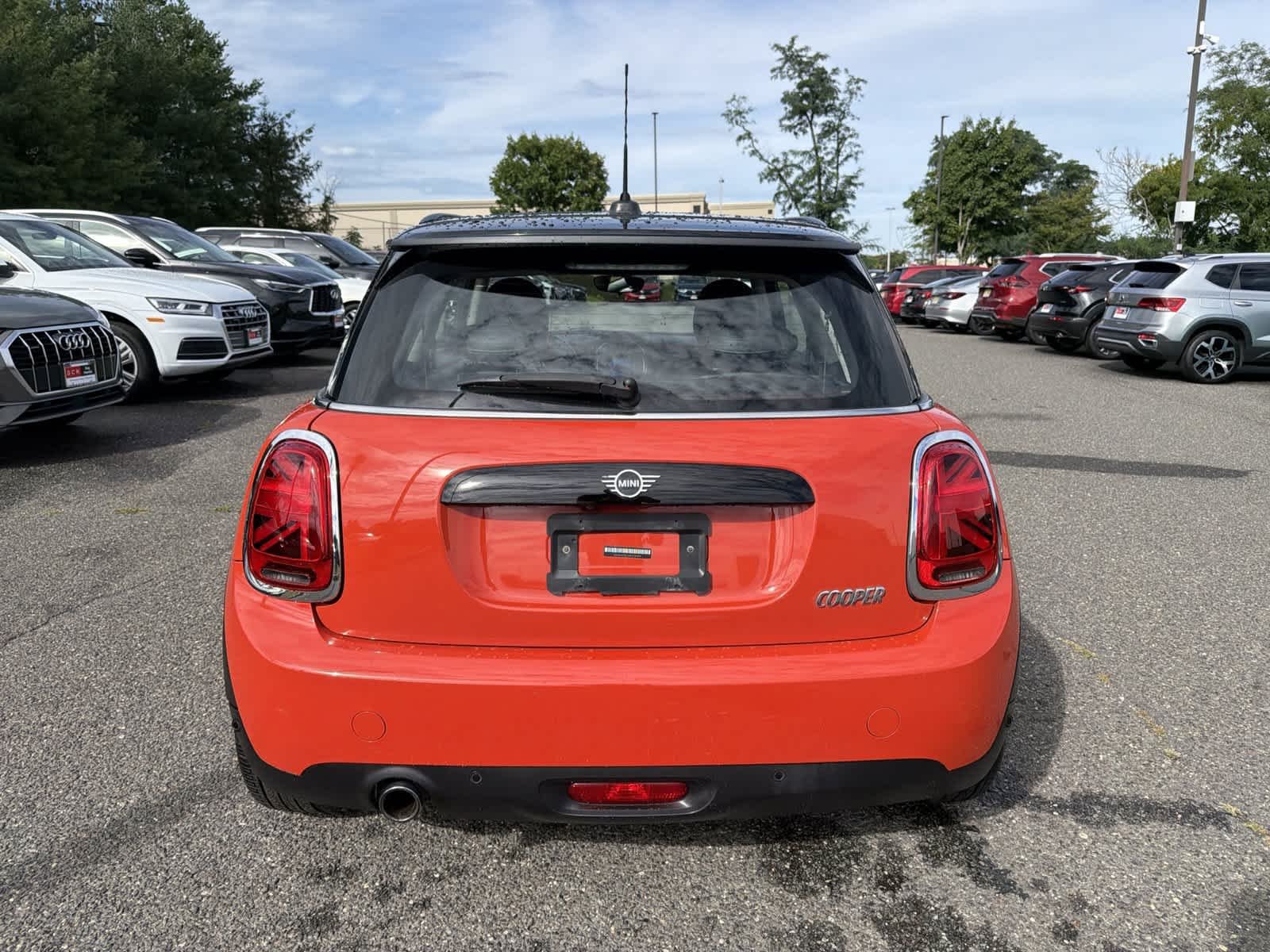 Used 2019 Solaris Orange Metallic MINI Cooper image 4