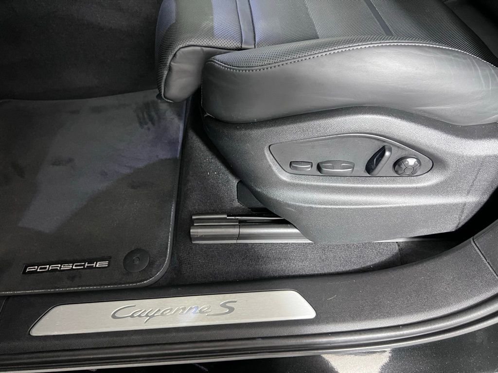 Certified Used 2023  Porsche S image 30