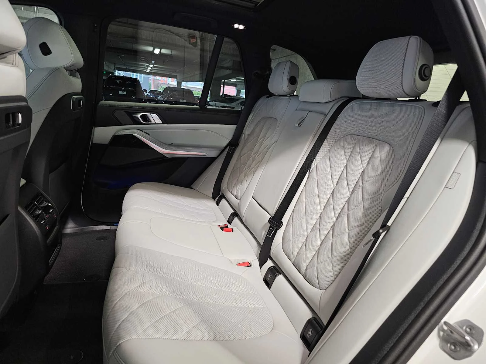 New 2026 Alpine White BMW xDrive50e image 27