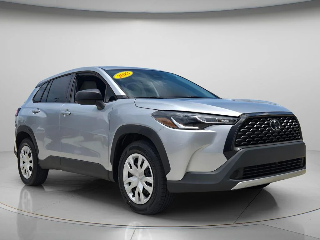 Used 2023 Silver Toyota L image 9