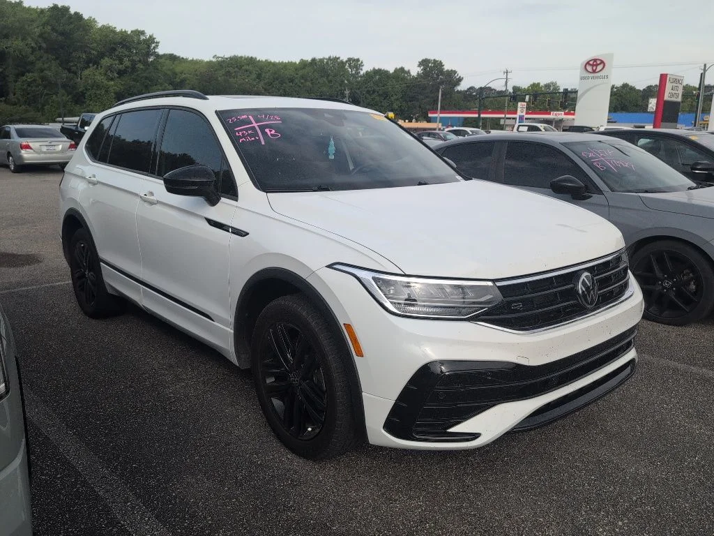 2022 Volkswagen Tiguan 2.0T SE R-Line Black 4Motion's photo