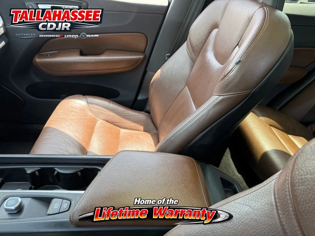Used 2018 Gray Metallic Volvo T5 Momentum image 23