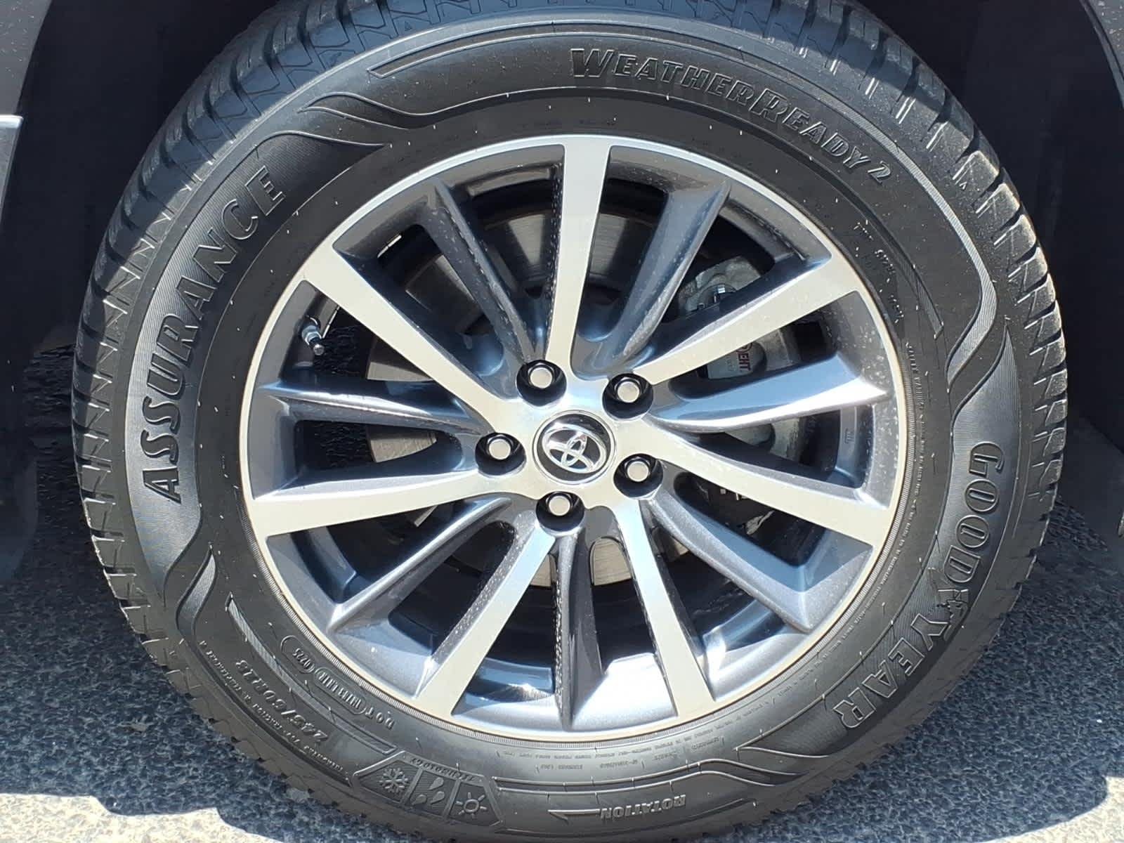 Used 2017 Blizzard Pearl Toyota XLE image 9