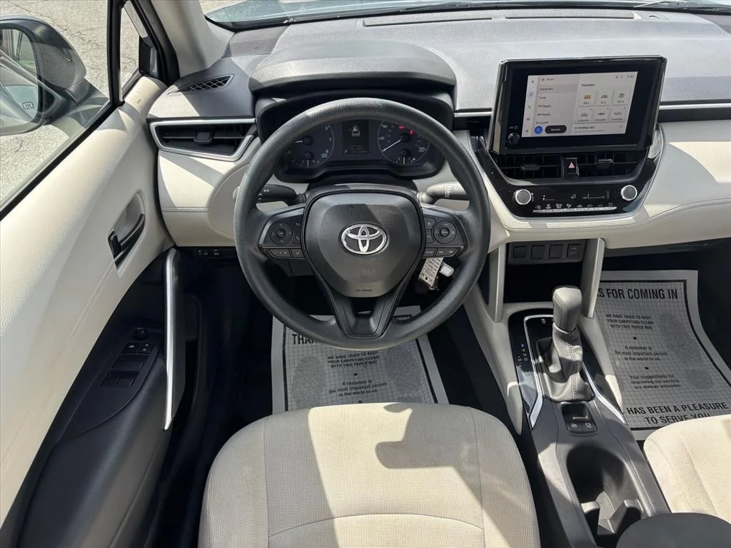 Used 2024  Toyota L image 3