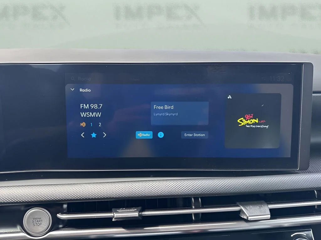 Used 2025 Gray Hyundai SEL image 17