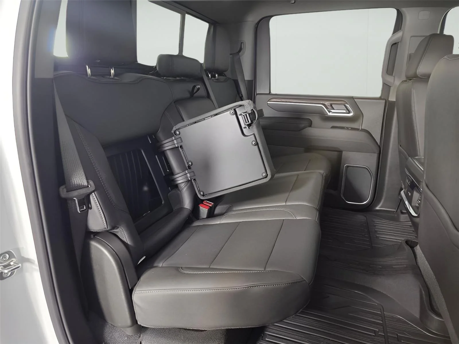 2025 GMC Sierra 2500HD SLT - Photo 23