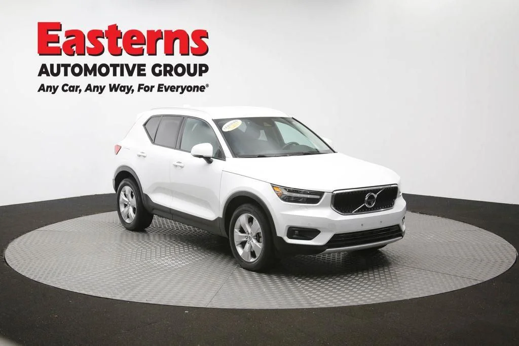 Used 2022 White Volvo Momentum image 50