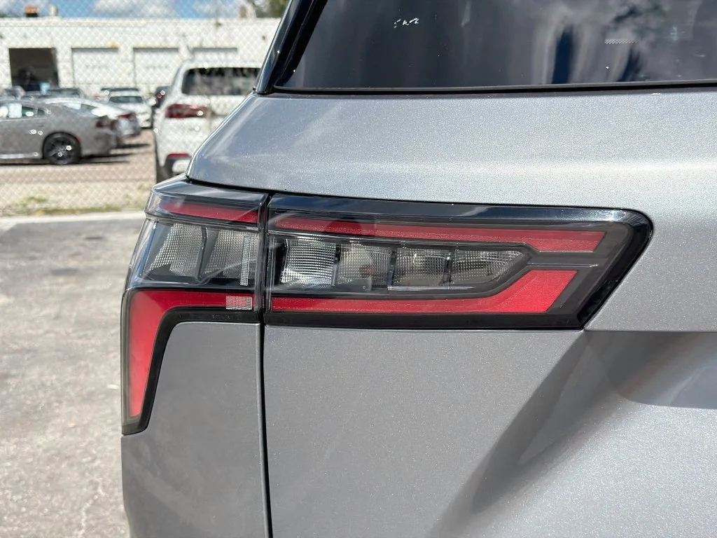 Used 2025 Gray Chevrolet LT image 10