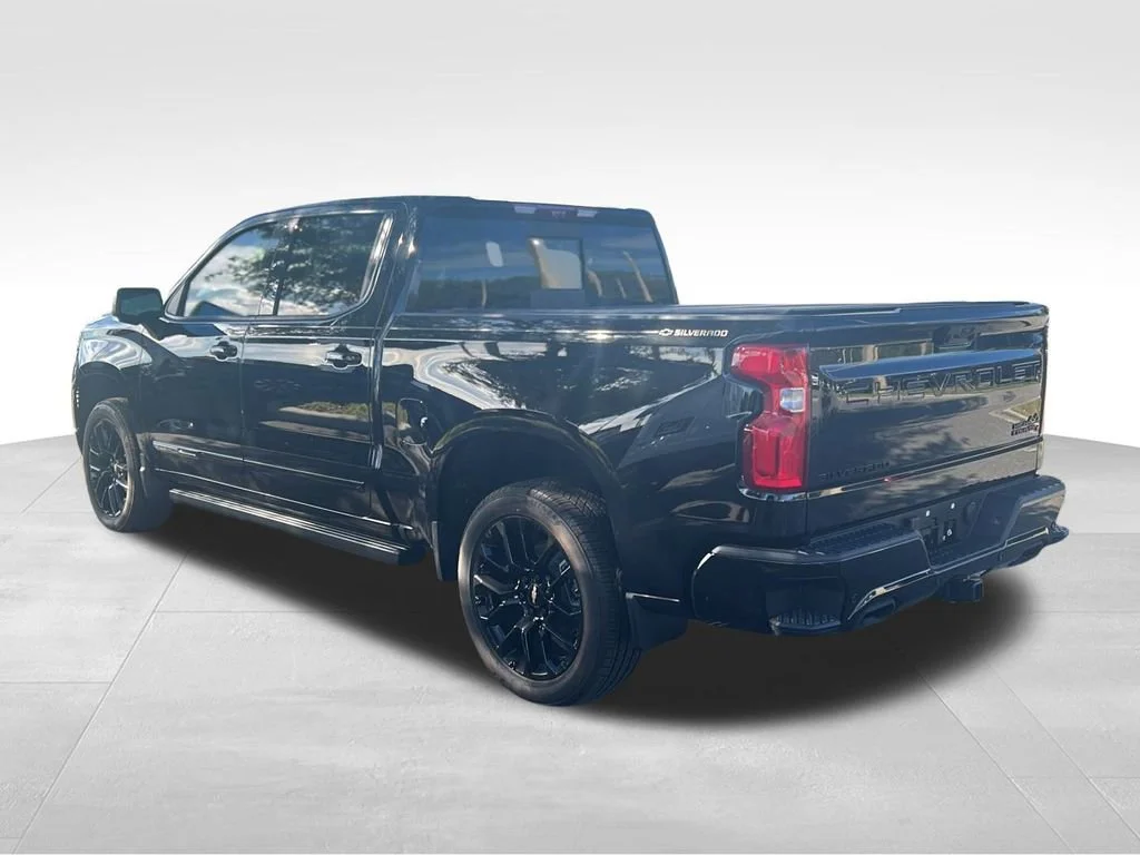2026 Chevrolet Silverado 1500 High Country - Photo 4