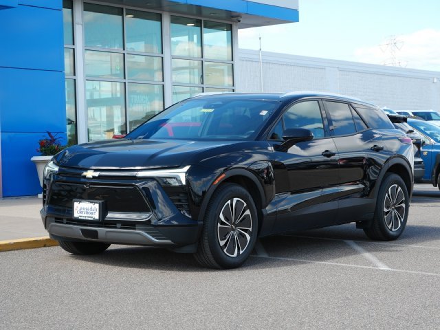 Used 2024 Chevrolet Blazer EV LT with VIN 3GNKDBRJ8RS214140 for sale in Roseville, Minnesota