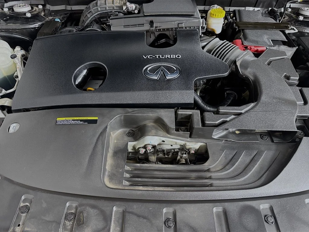 Certified Used 2022 Black INFINITI LUXE image 40