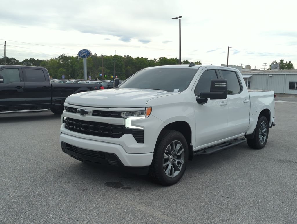 Used 2025 White Chevrolet RST image 8