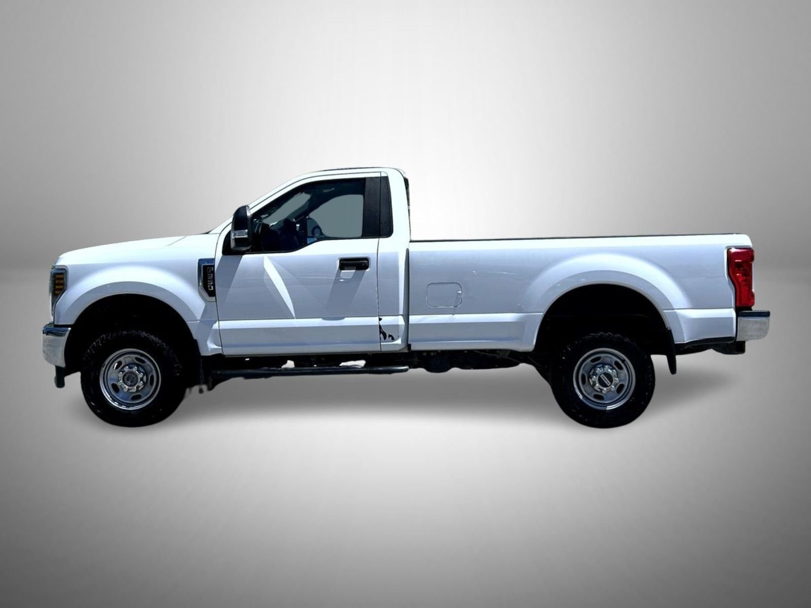 Used 2019 White Ford XL image 8