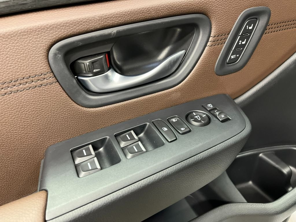 New 2026 Modern Steel Metallic Honda Touring image 14