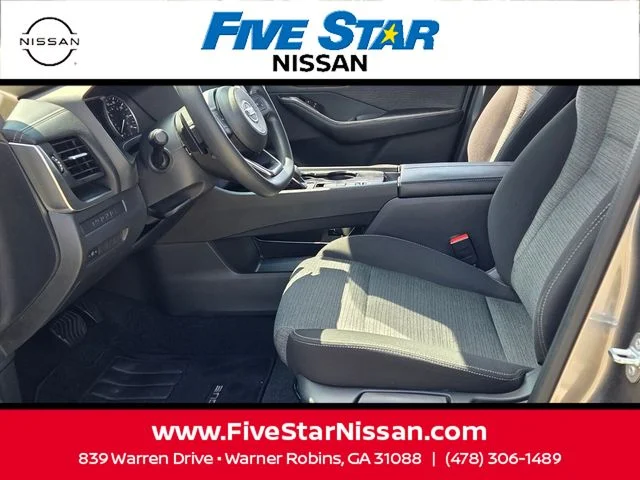 Used 2021 Gray Nissan S image 5