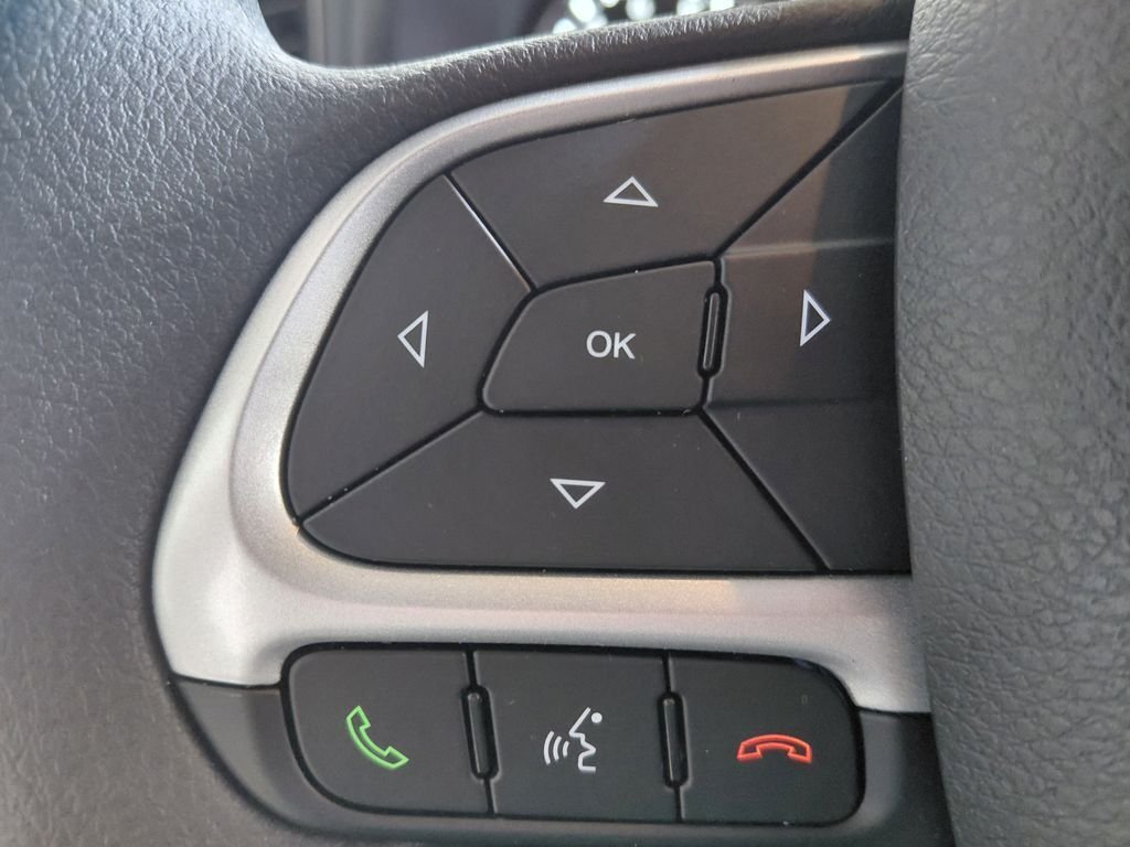 Certified Used 2023 White Jeep Latitude image 23