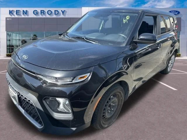 Used 2020 Black Kia LX image 4