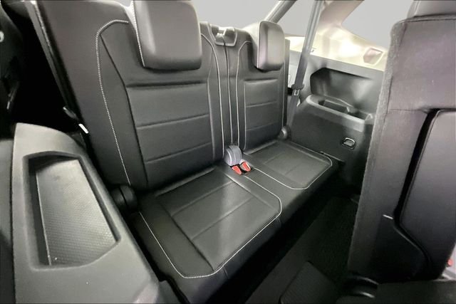 Used 2021 White Volkswagen 2.0T SE image 25