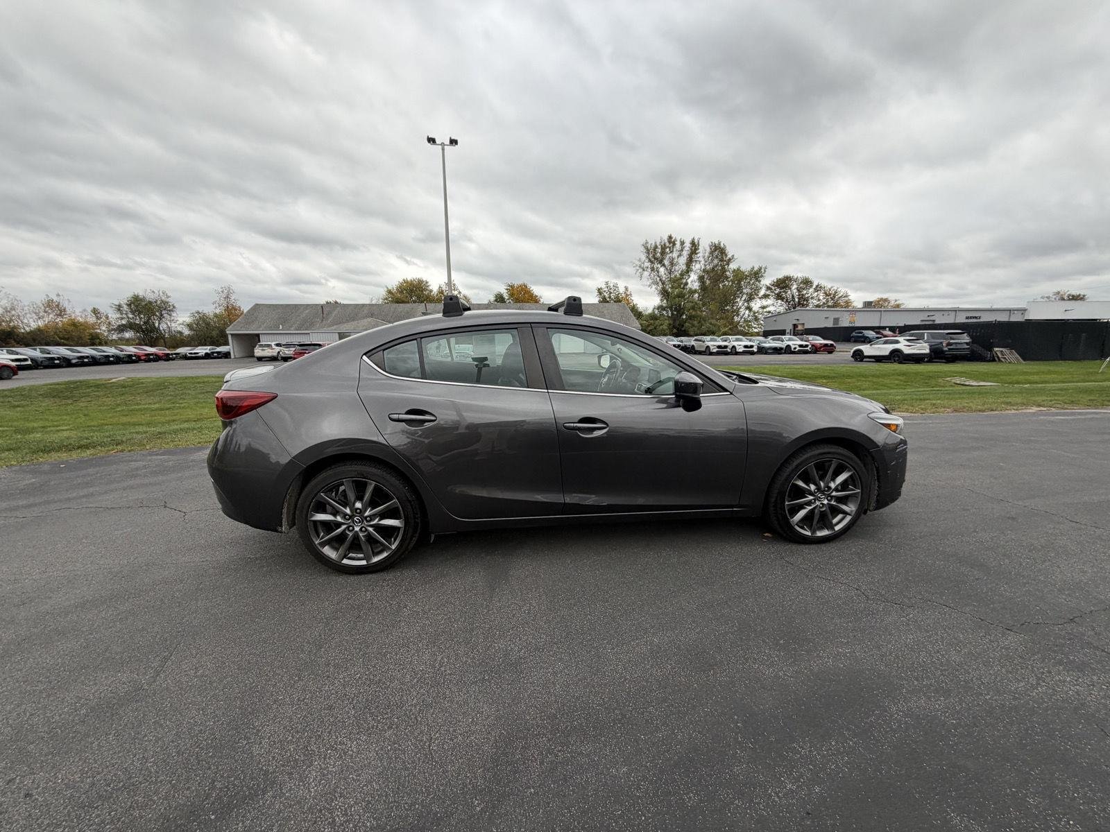 Used 2018 Machine Gray Metallic Mazda Grand Touring image 9
