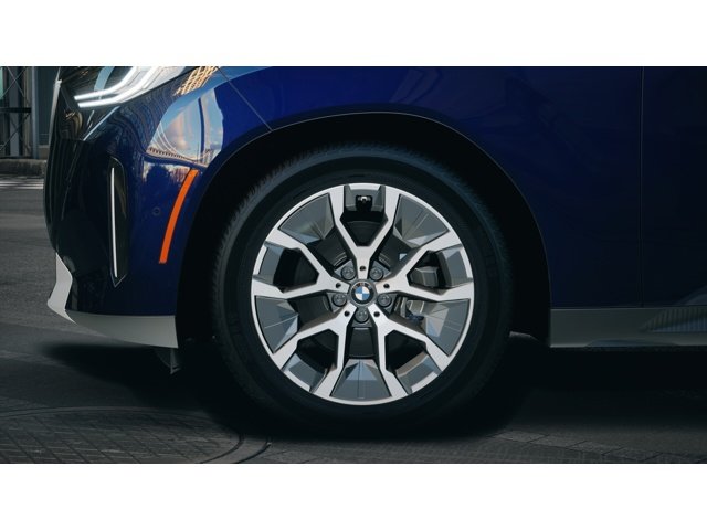 New 2026 Tanzanite Blue II Metallic BMW 30 xDrive image 7