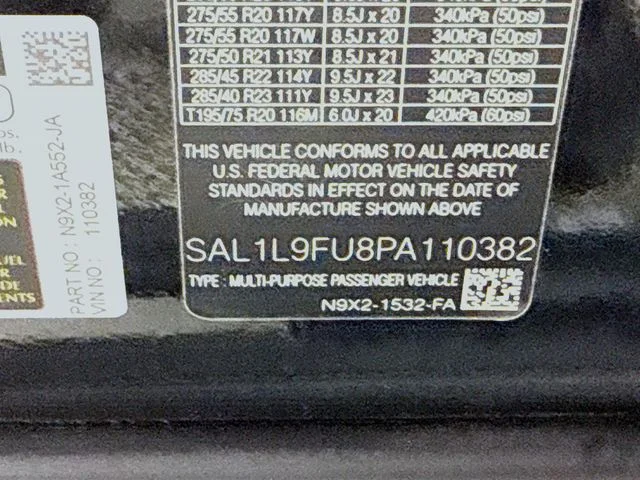 Certified Used 2023 Santorini Black Metallic Land Rover SE Dynamic image 33
