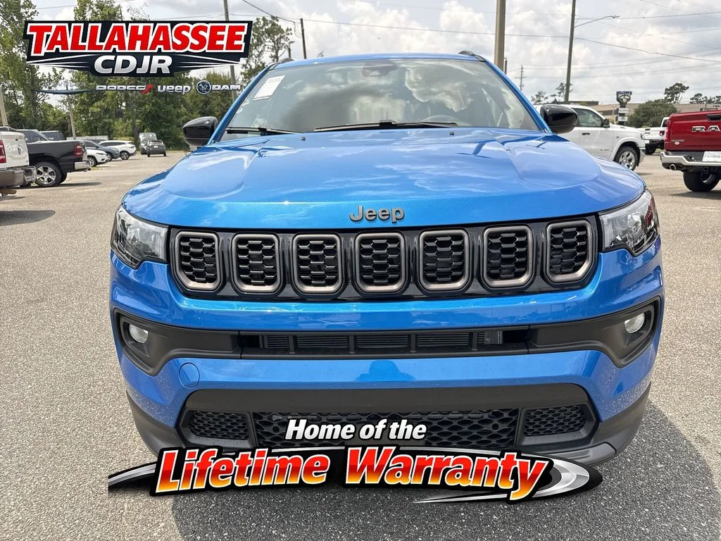 New 2026 Hydro Blue Pearl-Coat Exterior Paint Jeep Latitude image 9