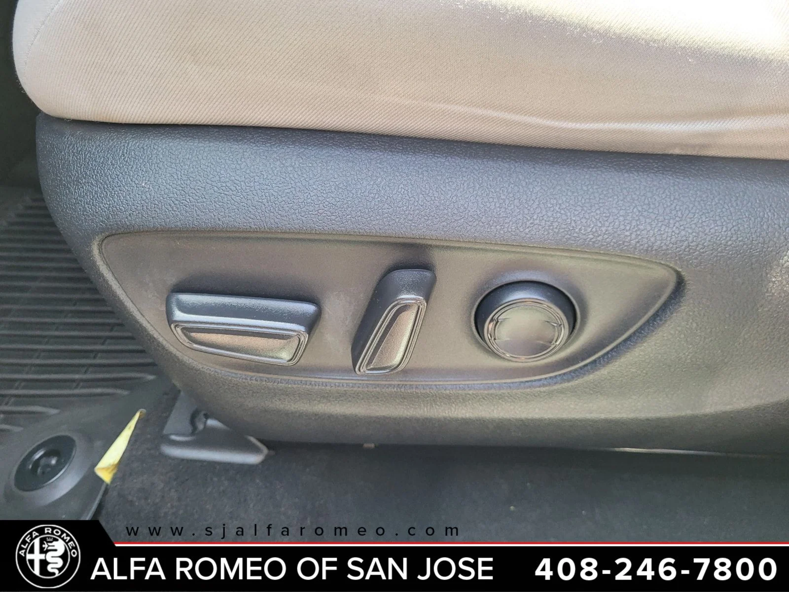 Used 2023  Toyota XLE image 24