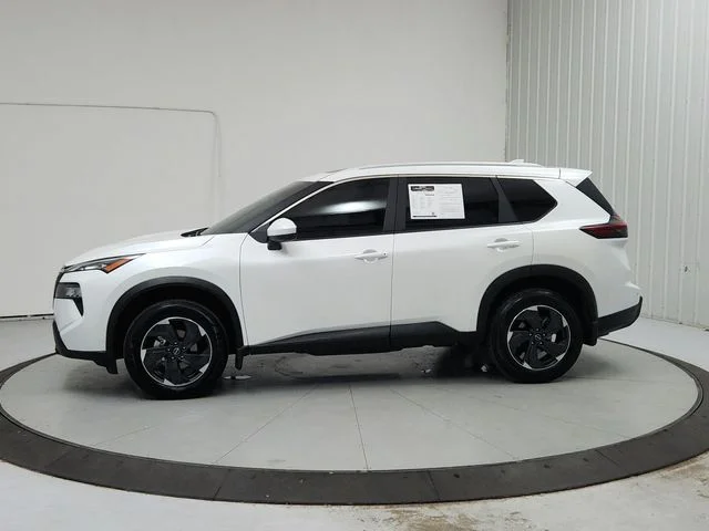 Used 2024 White Nissan SV image 4