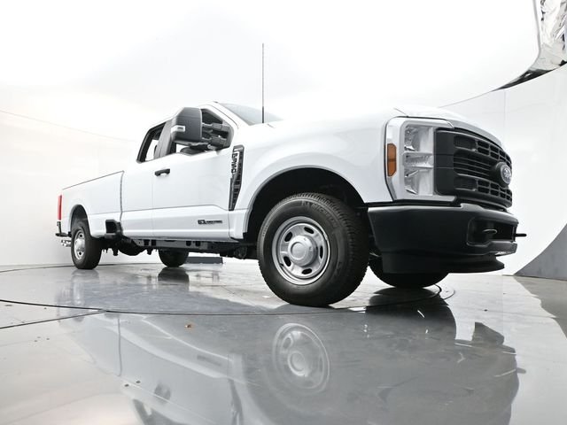 New 2026 Oxford White Ford F-350® XL image 26