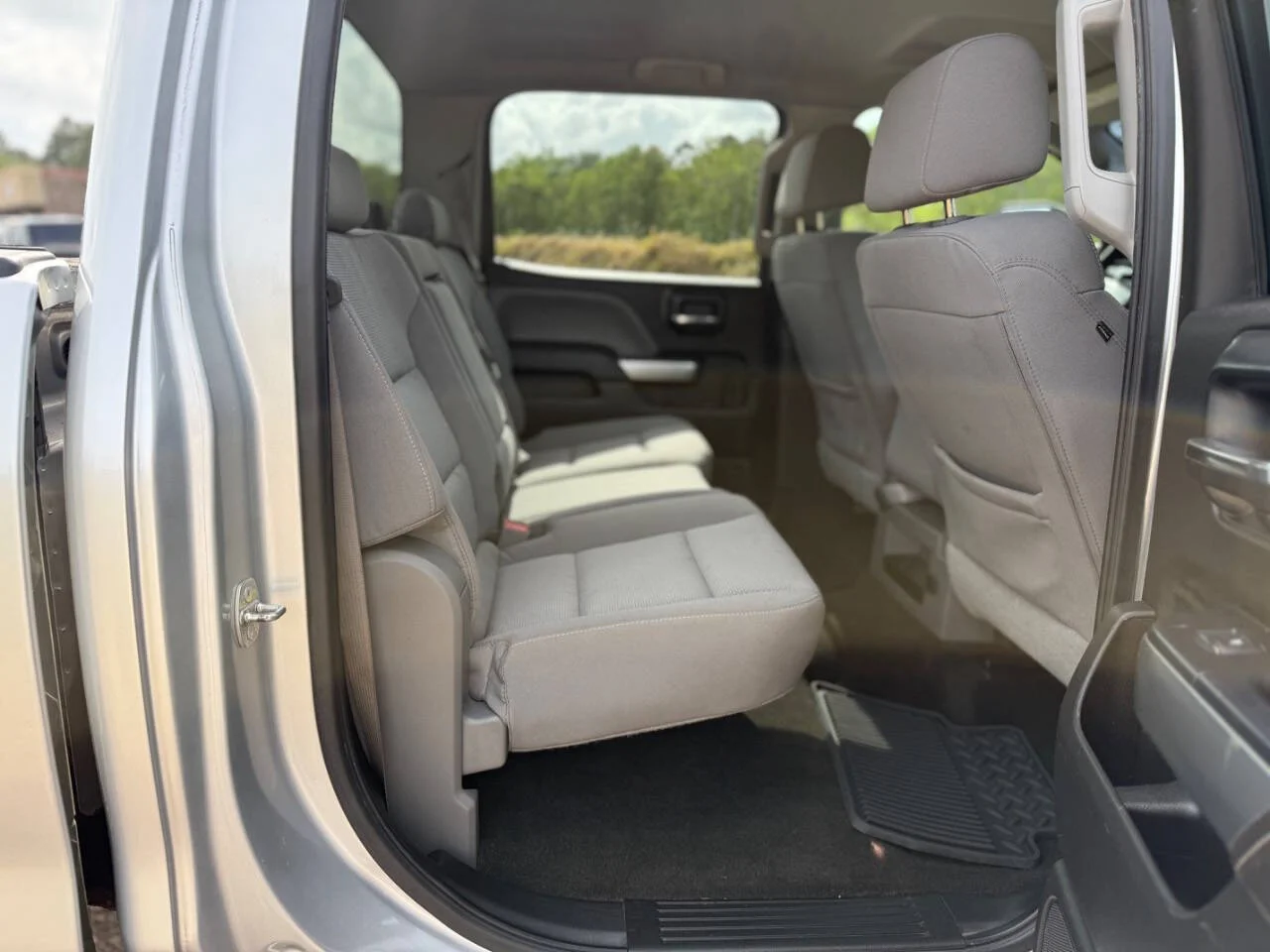 Used 2016 Silver Chevrolet LT 4x2 4dr Crew Cab SB image 20