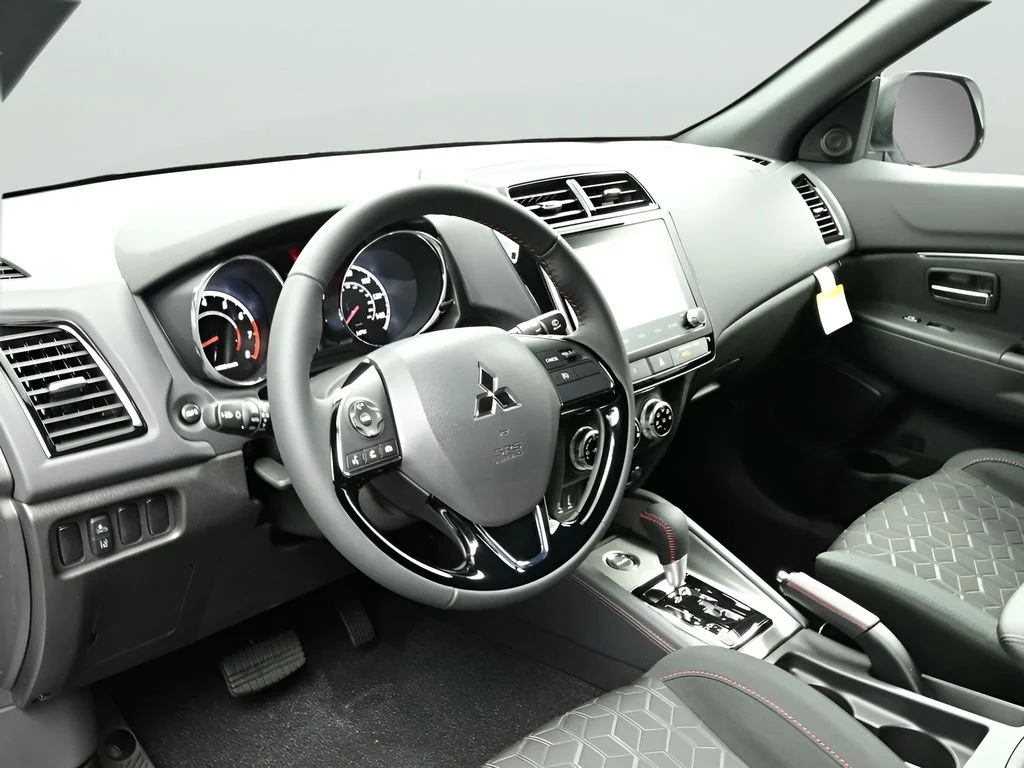 New 2026 White Diamond Mitsubishi Trail Edition image 19