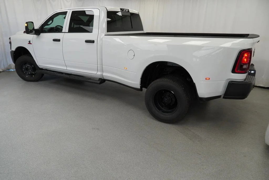 New 2027 Bright White Clear-Coat Exterior Paint RAM Tradesman image 16