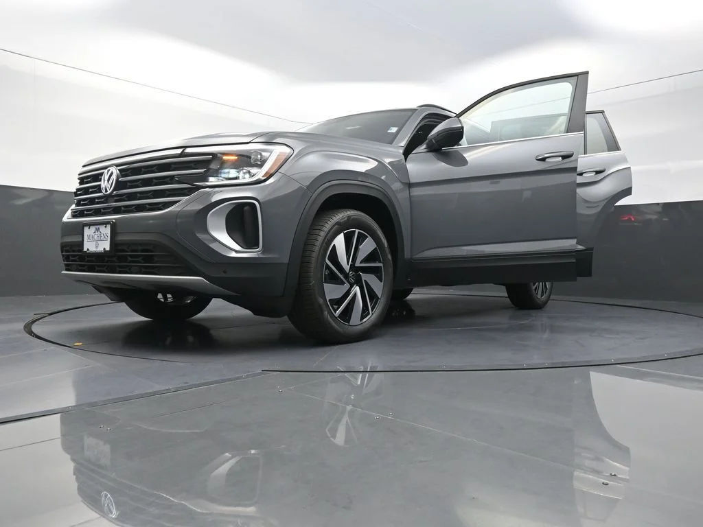 New 2026  Volkswagen SE w/Technology image 32