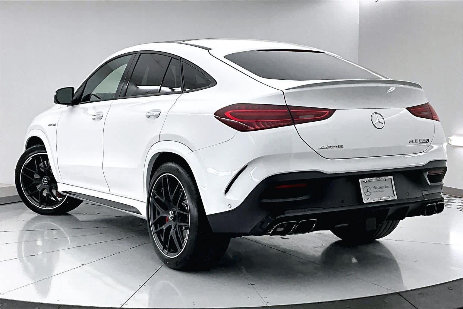 New 2026 MANUFAKTUR Moonlight White Metallic Mercedes-Benz AMG® GLE 63 S 4MATIC+ Coupe image 4