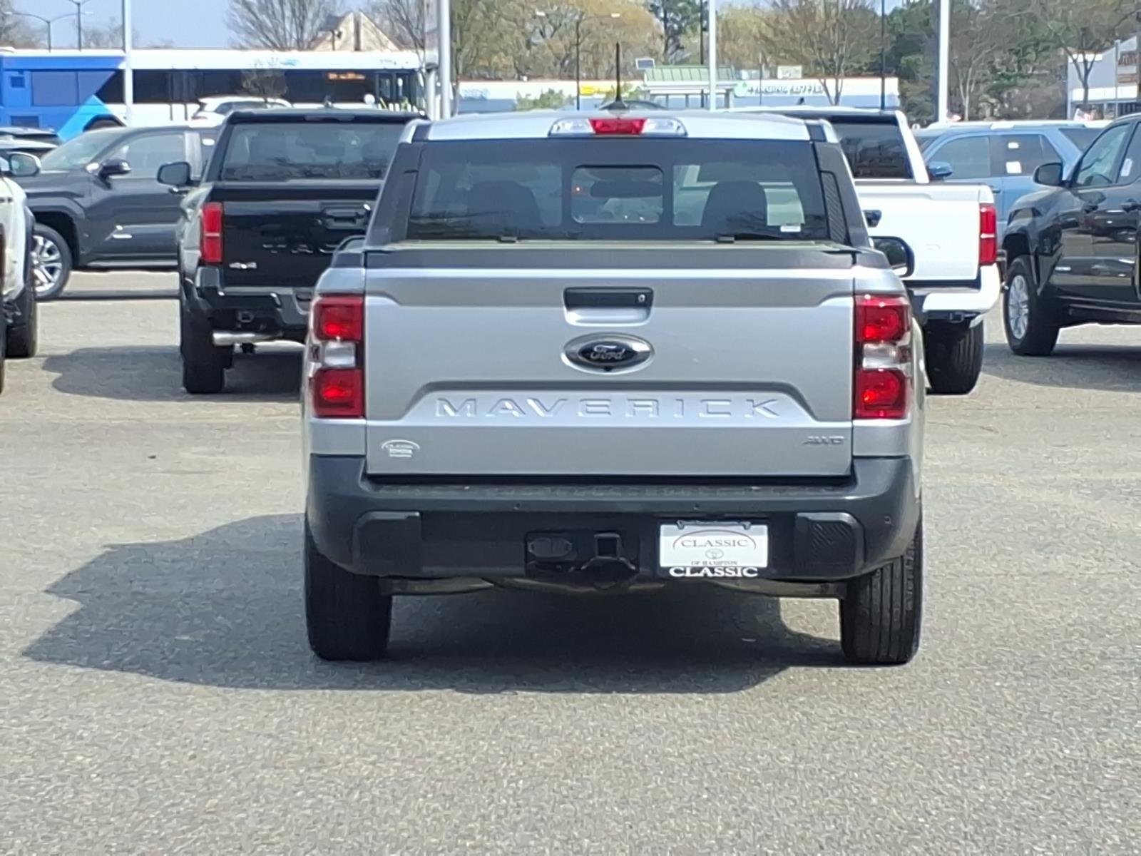 Used 2024 Iconic Silver Metallic Ford LARIAT image 9