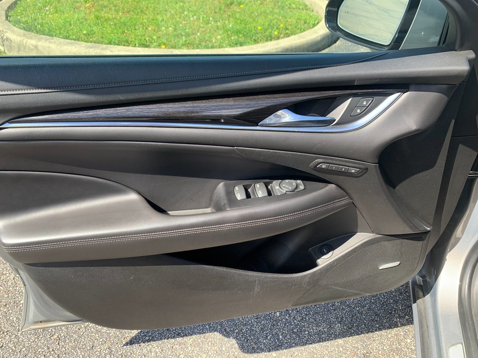 Used 2019  Buick Premium I Group image 11