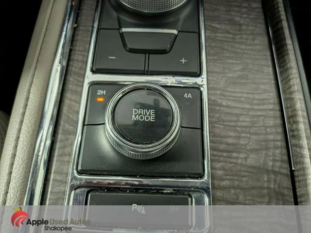 Used 2018 White Ford Limited image 28