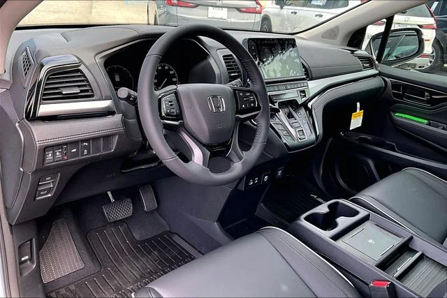 New 2026 Sonic Gray Pearl Honda Touring image 5