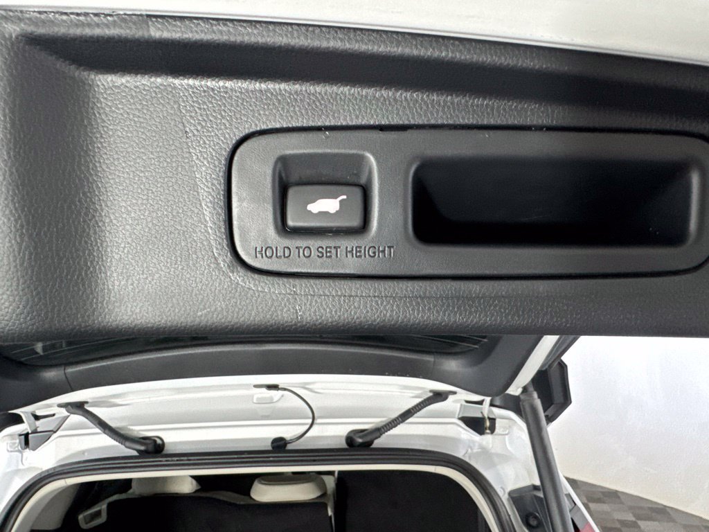 Used 2026 White Honda EX-L image 37