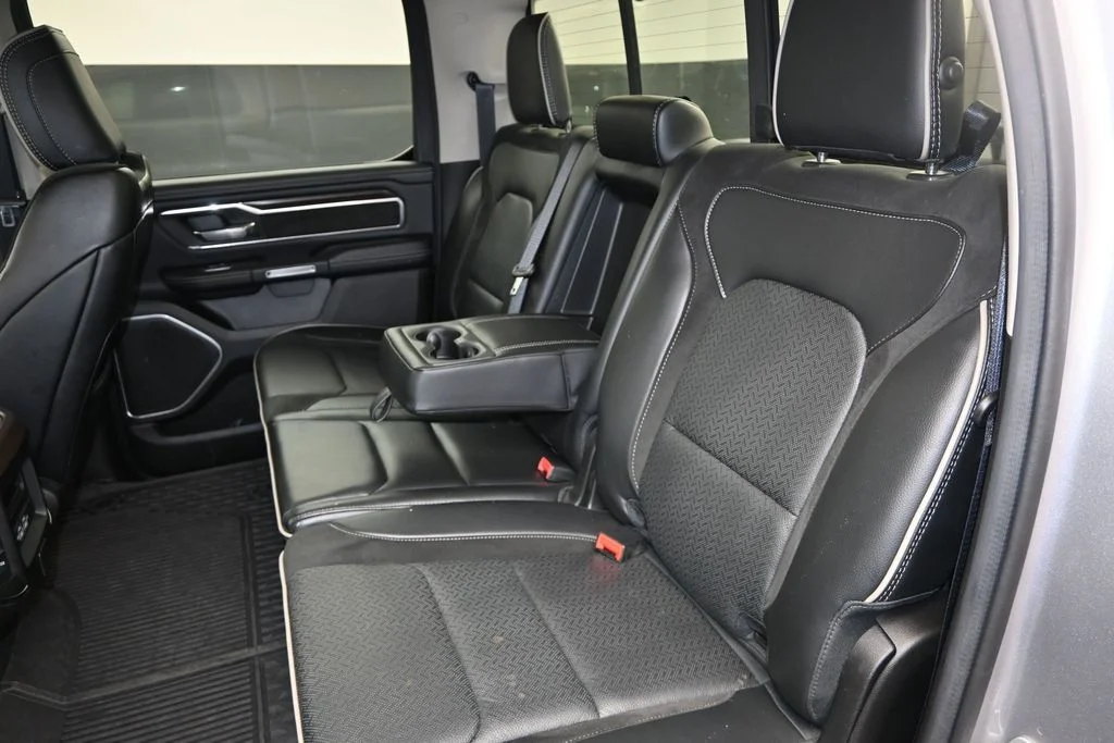 Used 2022 Silver Ram Laramie image 19