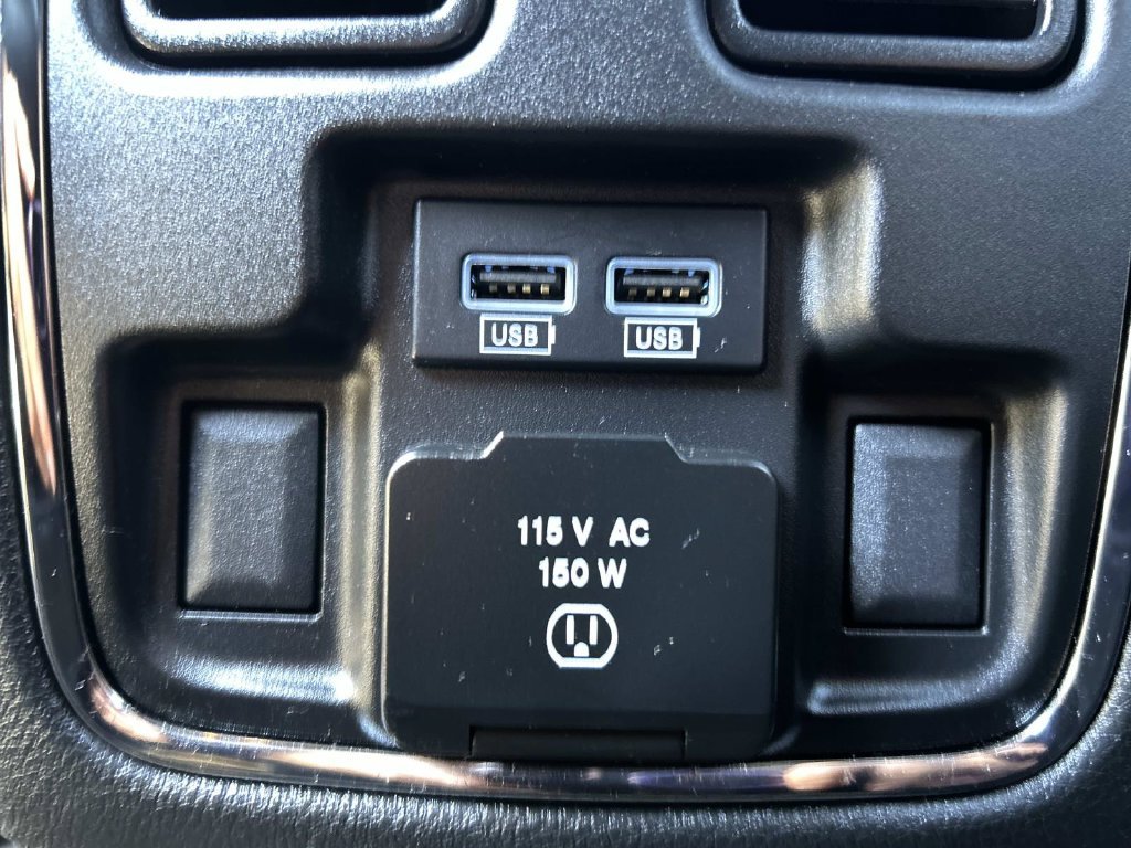 Used 2019 White Jeep Limited image 19