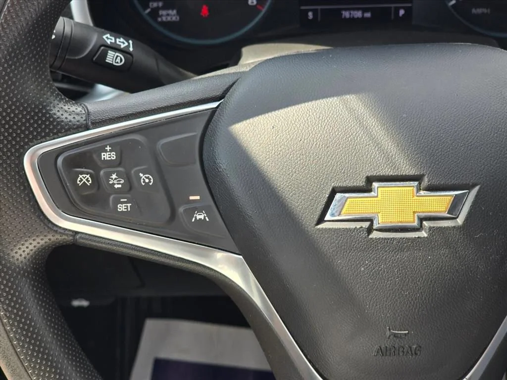 Used 2023 Summit White Chevrolet LT image 15