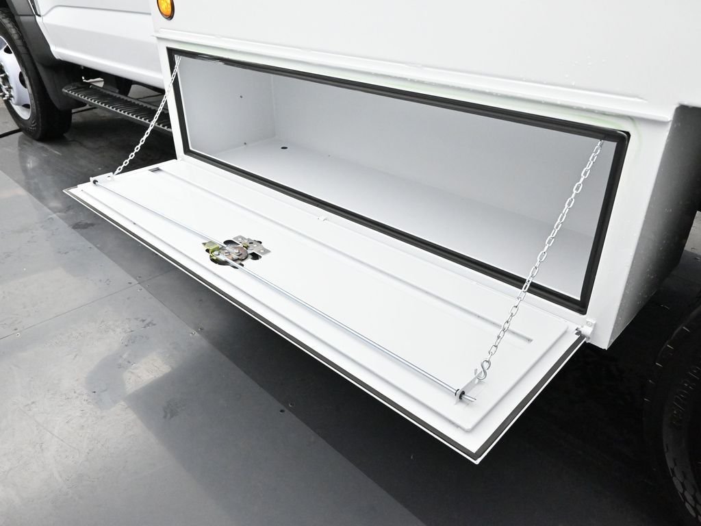 New 2025 Oxford White Ford XL image 16
