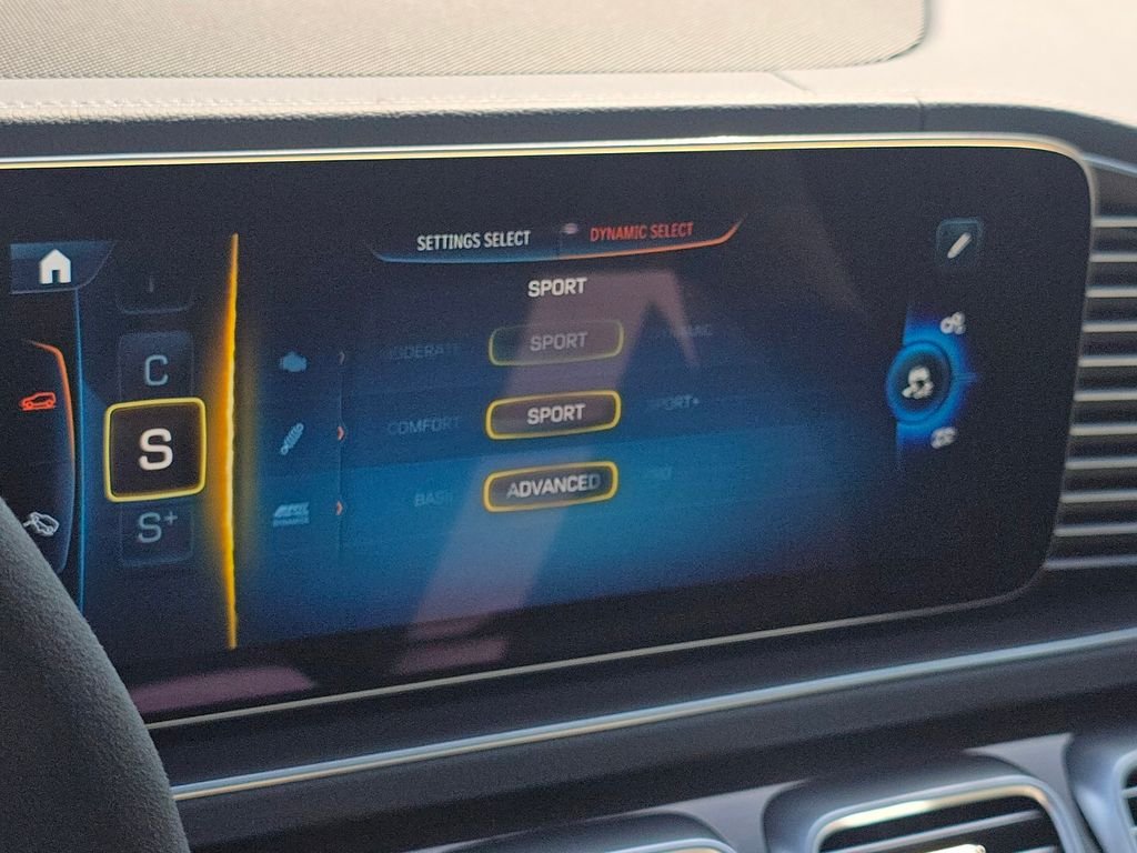 New 2026 Twilight Blue Metallic Mercedes-Benz GLE 53 AMG® image 35