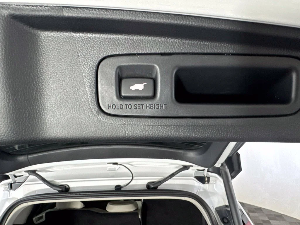 Used 2026 White Honda EX-L image 37