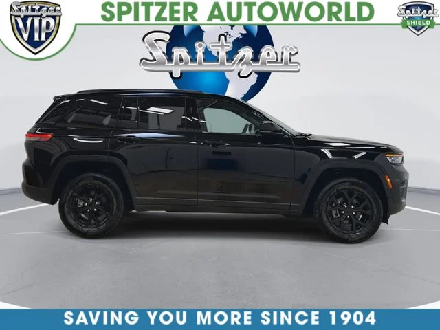Used 2024 Black Jeep Altitude image 9