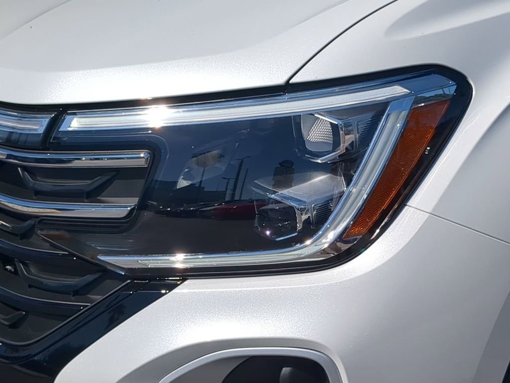New 2026 White/off-white Volkswagen Peak Edition image 7